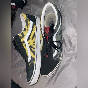 Men’s tie dye vans